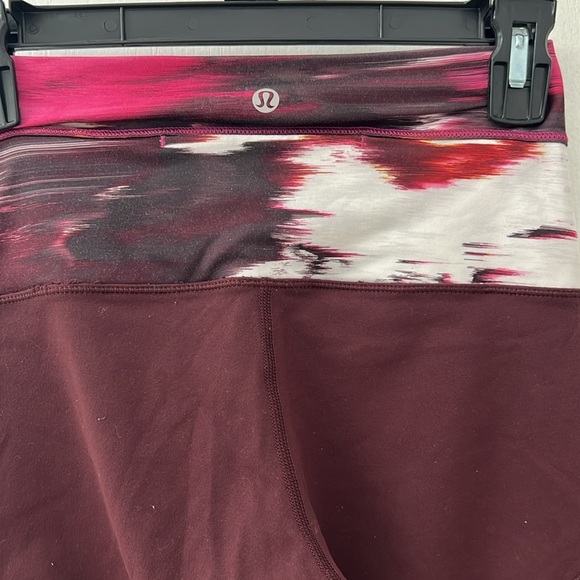 Limited Edition Lululemon Wunder Under Crop (size 4) - Picture 11 of 11
